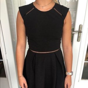 BLACK DRESS WITH CUTOUTS